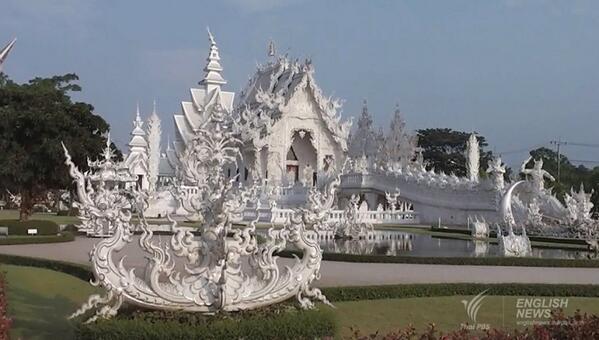 Earthquake ravages Thailand Buddhist temples