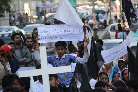 Ngày thứ hai biểu tình sau các vụ đánh bom nhà thờ ở Lahore thumbnail