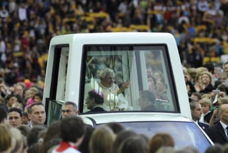 Pope laughs off complaint of driving without a seat belt