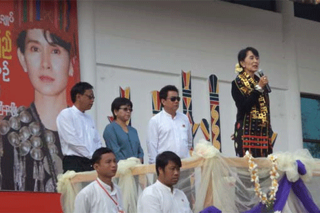 Suu Kyi calls for 'genuine' peace
