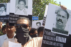 Hundreds protest over journalists' killings