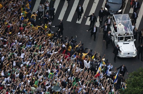 Rio authorities rattled by chaos of pope's arrival