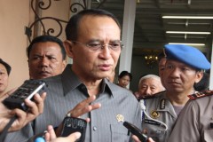 Graft busters charge Indonesia's religious minister 