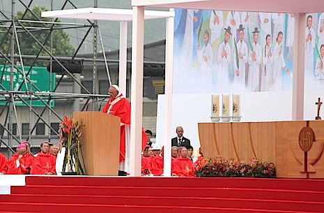 Pope Francis beatifies 124 Korean martyrs