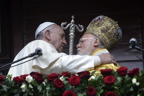 Pope urges Muslim leaders to condemn Islamist terror