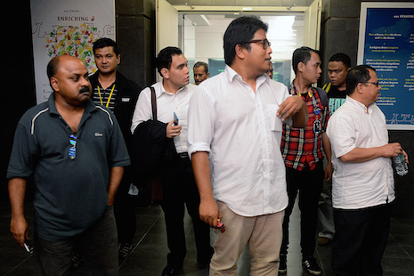 Malaysia arrests five journalists under sedition act 