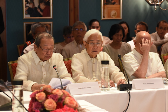 Bishops welcome Philippine peace talks progress