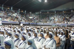 Indian vice president leads praise for Mother Teresa in Kolkata 