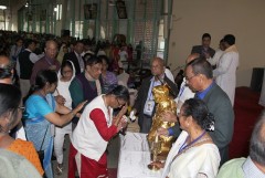 St. Anthony relic draws crowds in Bangladesh