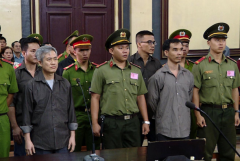 Vietnam jails democracy activists