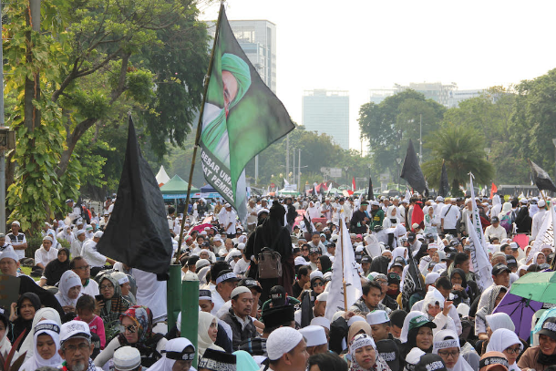 Islamists flex muscles in huge Jakarta rally