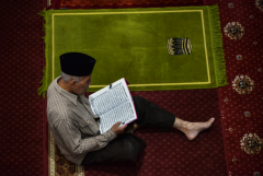 Indonesian Muslims challenge violent Islamic traditions