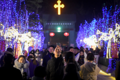 Chinese Catholics downbeat about pope's Asia visit