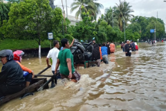 New Year floods kill at least 16 in Indonesia