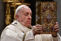 Pope sets special day to honor, study, share the Bible