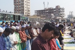 Bangladeshi Muslims gather for peace