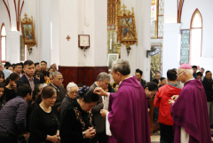 Jittery Vietnam calls off pope anniversary events 