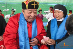 China stifles funeral of underground Catholic bishop