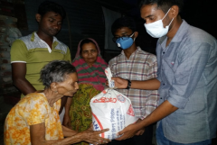 Generous Bangladeshis open their hearts as Covid-19 strikes