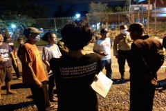 Mob breaks up Covid-19 aid meeting in Indonesia
