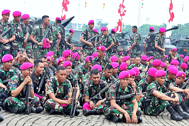 Indonesia looks at imposing military education in colleges