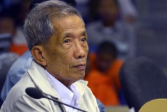 Feared Khmer Rouge commandant dies behind bars