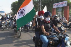 Pollution, festivities threaten to worsen India's pandemic situation