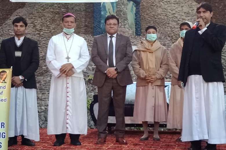 Archbishop supports freed Pakistani prisoners