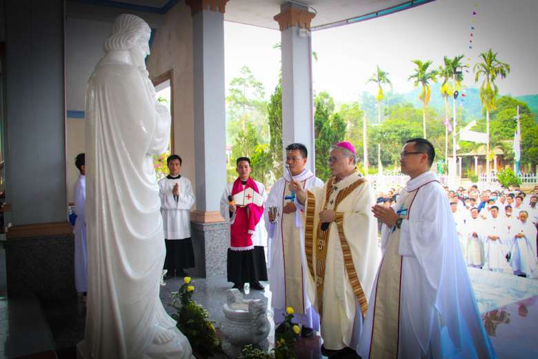 Vietnam bishops call for unity to contain Covid-19 outbreak