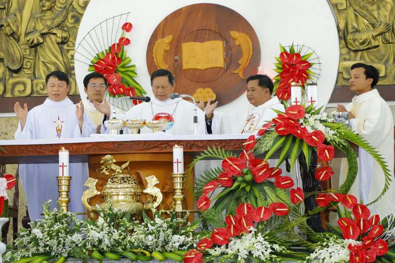 Vietnamese priests renew pastoral life amid pandemic