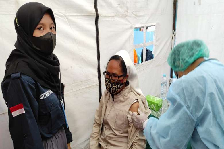 Indonesian Catholics, Muslims unite in fight against virus
