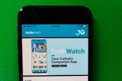 Philippine bishops promote online Masses with mobile app
