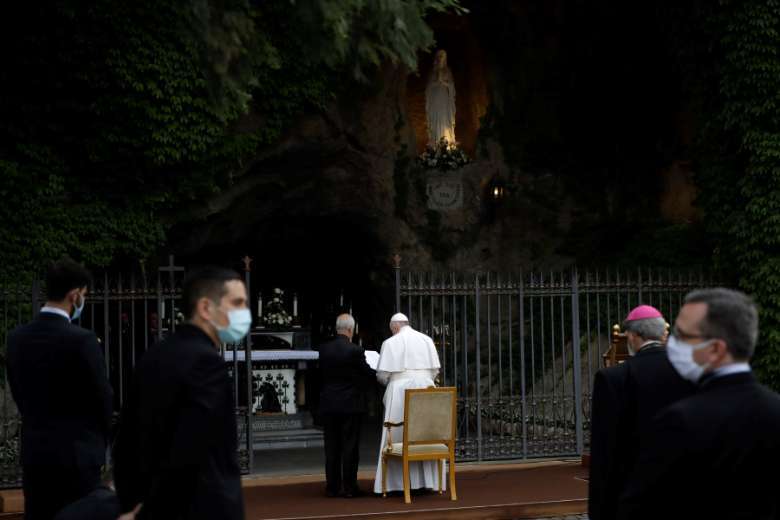Hostility, conflict are fruits of devil, pope tells Vatican police