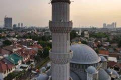 Indonesia tackles backlash over noisy calls to prayer 