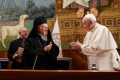Pope congratulates ecumenical patriarch on anniversary of election