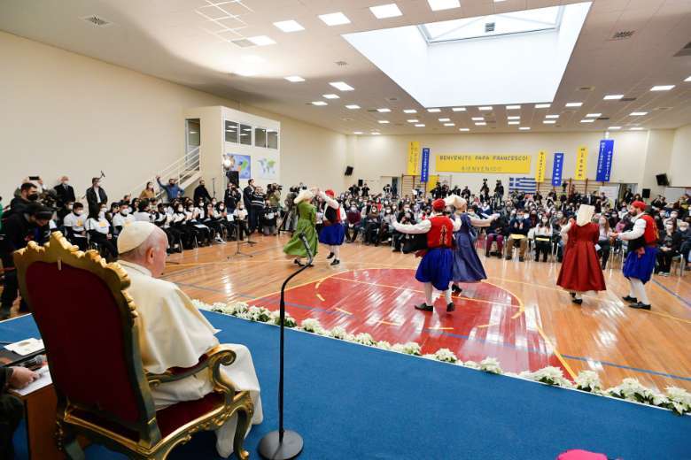 Pope tells Greek youngsters to dream big, trust God's love