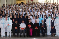 Vatican envoy lauds Vietnamese volunteers' care for Covid patients