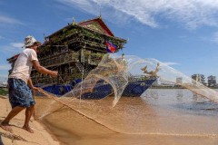 Cambodia cracks down on illegal fishing, land grabbing