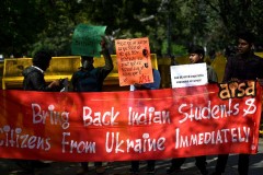 Indian govt urged to help students returning from Ukraine