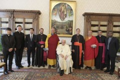 Pope urges Mongolian Catholics and Buddhists to promote peace