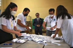 Cambodia's ruling party scores resounding poll victory 