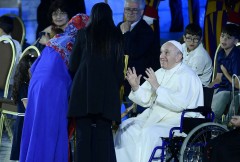 Pope asks families to take small step toward greater holiness