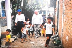 Vietnamese Catholics pay homage to US missionary
