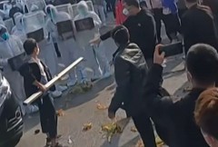 Violent protests at iPhone factory in China