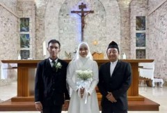 Indonesia upholds ban on interfaith marriage