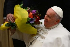 Christians are not called to argue but be meek, pope says