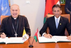 Vatican establishes ties with Oman
