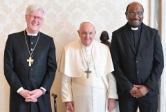 Pope, World Council of Churches' leaders discuss war, divisions
