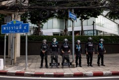 After 15-hour standoff, Thai police shoot gunman dead