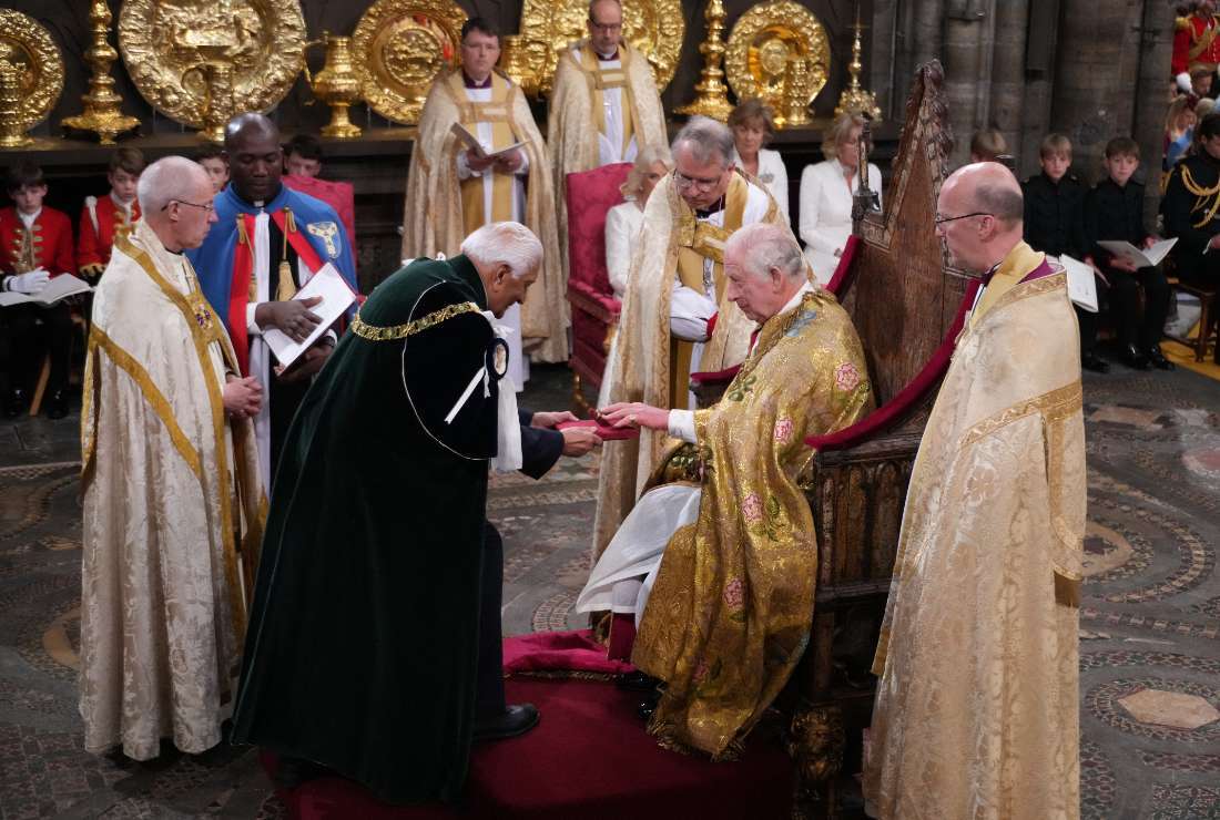 Catholics welcome interfaith elements at king's coronation - UCA News